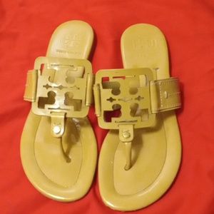 Tory burch tan sandals